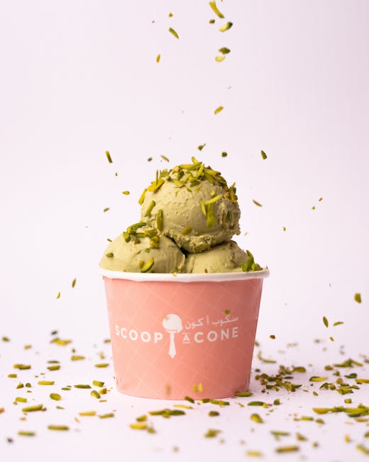 gelato scoops pistachio stracciatella in cup